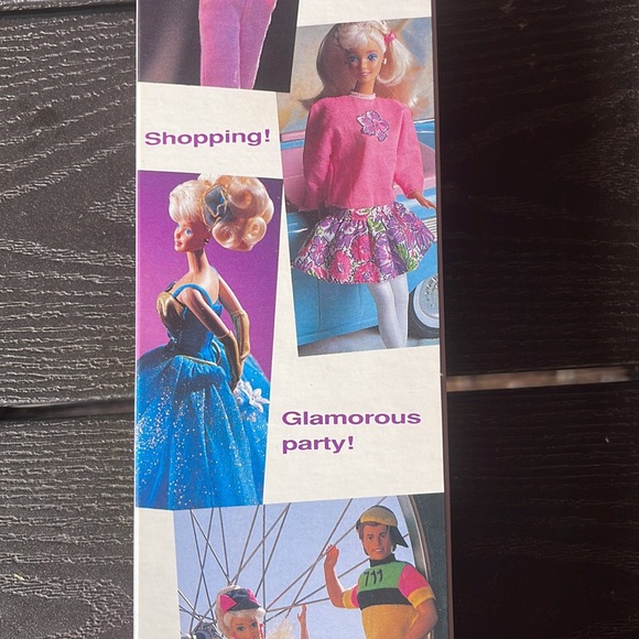 NRFB Vintage 1992 Brunette Fun-To-Dress Barbie doll - Picture 7 of 14